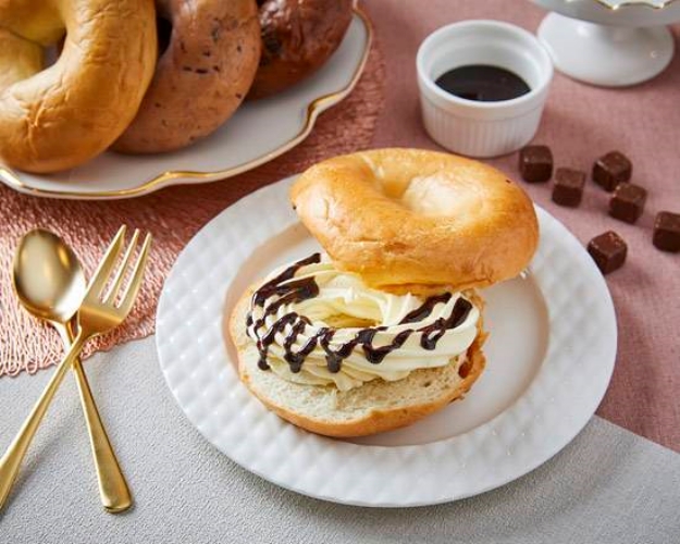 302■マスカルポーネクリーム×チョコソースベーグル Mascarpone Cream x Chocolate Sauce Bagel
