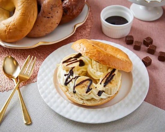 306■マスカルポーネクリーム×バナナチョコベーグル Mascarpone Cream x Banana Chocolate Sauce Bagel