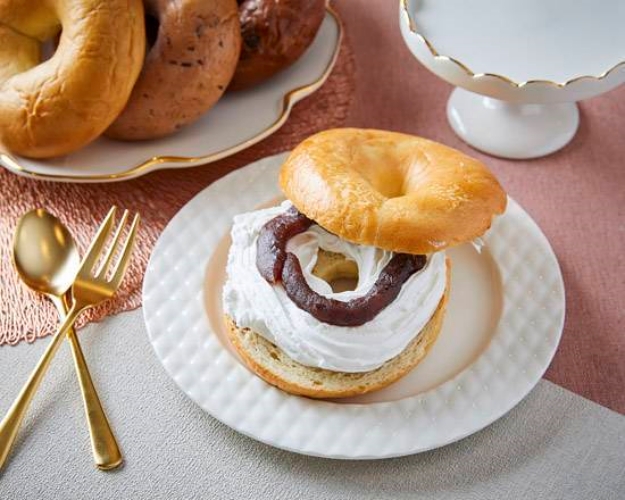 104■ホイップ×あんこベーグル Whipped Cream x Anko Bagel